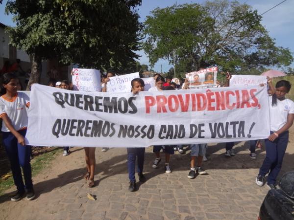 Realizado ato público de mobilização em prol de aluno desaparecido