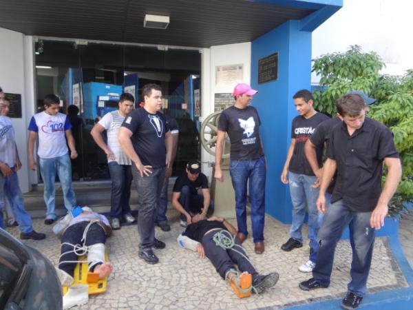 Bombeiros realizam curso de brigada de inc&ecirc;ndio em Floriano(Imagem:FlorianoNews)