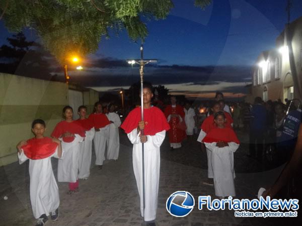 Prociss&atilde;o encerrou os festejos de Santa Luzia em Floriano.(Imagem:FlorianoNews)