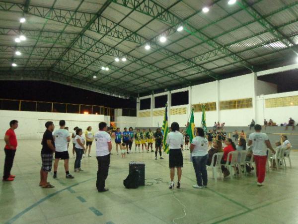 Mulheres florianenses s&atilde;o homenageadas com torneio feminino.(Imagem:FlorianoNews)