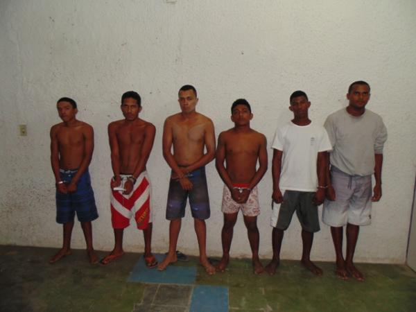 Pol&iacute;cia Civil realiza opera&ccedil;&atilde;o para cumprimento de mandado de busca e apreens&atilde;o em Floriano.(Imagem:Pol&iacute;cia Civil)