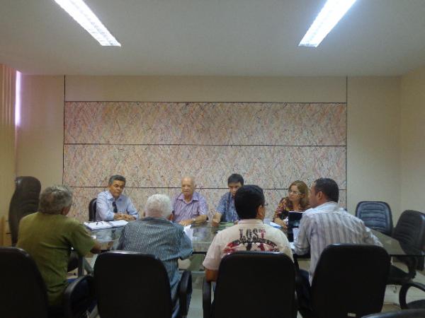 Reuni&atilde;o discute preparativos da Feira Agropecu&aacute;ria de Floriano.(Imagem:FlorianoNews)