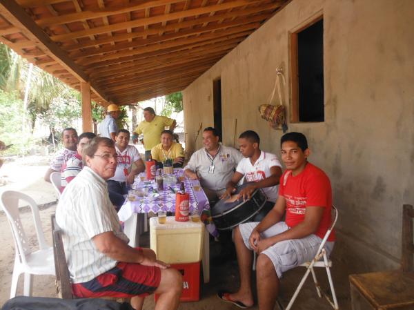 Funcion&aacute;rios da Disvale Brahma participam de almo&ccedil;o na localidade Morrinhos.(Imagem:FlorianoNews)
