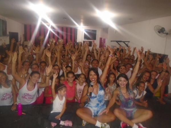 Escola Pequeno Pr&iacute;ncipe comemoram Dia das M&atilde;es com momento fitness.(Imagem:FlorianoNews)