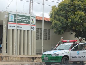 Jovem suspeito de assalto é preso duas vezes em menos de 4 horas em Teresina