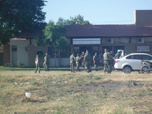 Polícia Militar realiza operação Bairro Seguro em Floriano