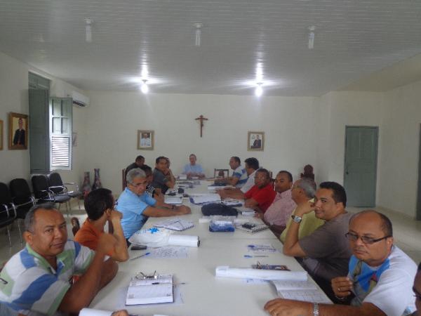 Diocese de Floriano promoveu reuni&atilde;o geral do clero.(Imagem:FlorianoNews)