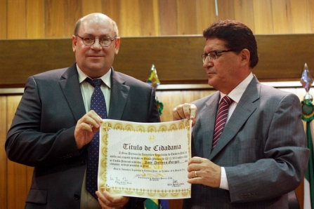 Assembleia entrega título de cidadania a empresário gaúcho pioneiro na produção de soja do Piauí