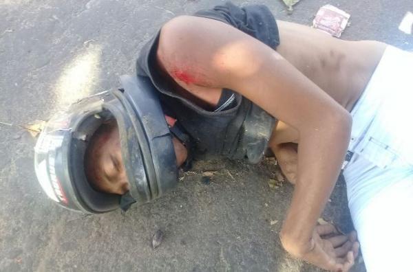 Suspeito morre e outro fica ferido em perseguição policial em Floriano.(Imagem:Reprodução/Whatsapp)