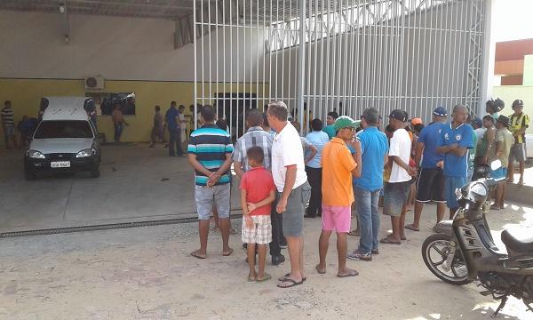 Empres&aacute;rio &eacute; morto a tiros em Floriano.(Imagem:Jc24horas)