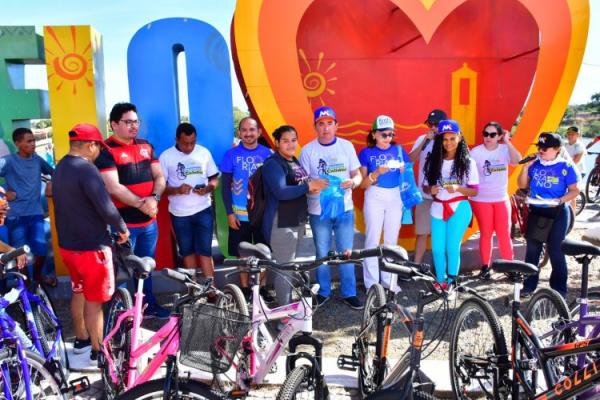 Passeio cicl&iacute;stico de anivers&aacute;rio pelos 126 anos de Floriano foi um sucesso (Imagem:Secom)