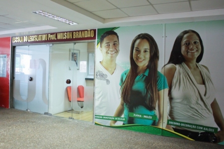 Assembleia concede bolsa de pós graduação a Ismael Silva