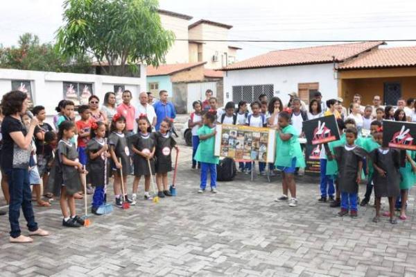 Floriano recebe a&ccedil;&otilde;es do Dia 