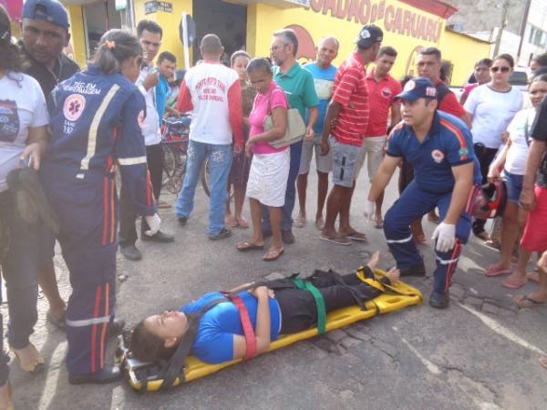 Acidente entre carro e moto deixa motociclista ferida.(Imagem:FlorianoNews)