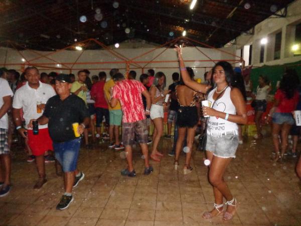 Bloco Farinh&aacute;lcool movimenta Carnaval de Floriano.(Imagem:FlorianoNews)