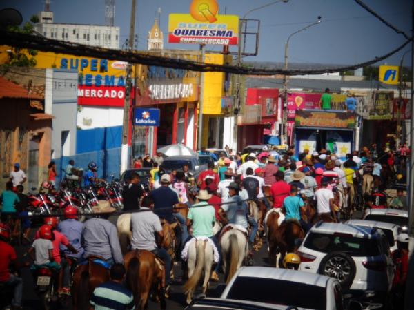 Cavalgada e missa abrem o Dia do Vaqueiro nos festejos de S&atilde;o Pedro de Alc&acirc;ntara.(Imagem:FlorianoNews)