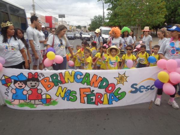 Crian&ccedil;as participam da abertura do Projeto Brincando nas F&eacute;rias 2017.(Imagem:FlorianoNews)