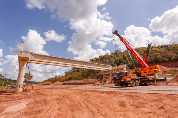 Constru&ccedil;ao do viaduto(Imagem: Lucas Dias/GP1)