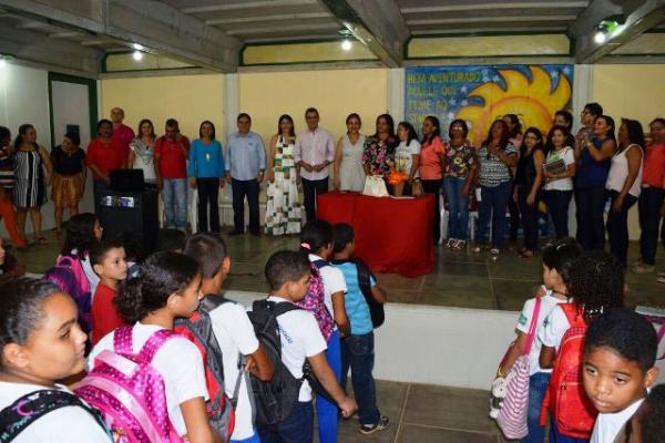 Iniciadas as aulas nas escolas municipais de Floriano.(Imagem:Waldemir Miranda)