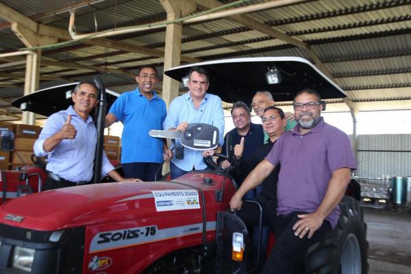  Ciro Nogueira entrega m&aacute;quinas e equipamentos e beneficia popula&ccedil;&atilde;o de 21 munic&iacute;pios(Imagem:Ascom)