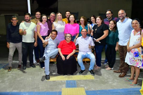 Vereadores participam da inaugura&ccedil;&atilde;o do Largo Raimundo Marreiros, bairro Ibiapaba de Floriano(Imagem:CMF)