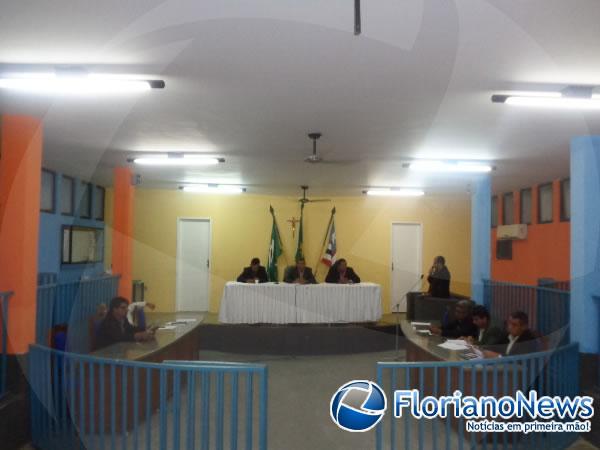 Sess&atilde;o na C&acirc;mara de Bar&atilde;o de Graja&uacute; discute Lei Or&ccedil;ament&aacute;ria Anual.(Imagem:FlorianoNews)