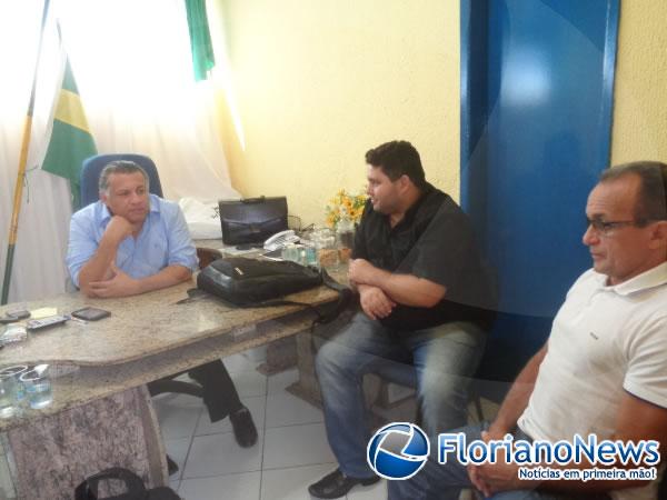Reuni&atilde;o debate Projeto de Lei sobre processo de Reforma Administrativa.(Imagem:FlorianoNews)
