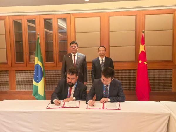 Na China, Rafael anuncia mais de R$ 3 bilh&otilde;es em novos investimentos para o setor de energias renov&aacute;veis no Piau&iacute;.(Imagem:Divulga&ccedil;&atilde;o)