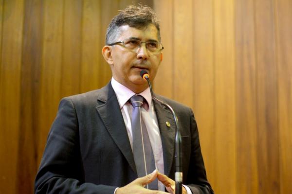 Aluísio Martins ressalta o programa Universidade Aberta do Piauí