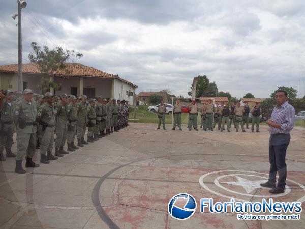 Deputado visita Comando Geral da Pol&iacute;cia Militar de Floriano.(Imagem:FlorianoNews)