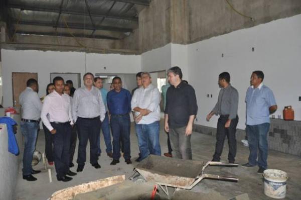Secret&aacute;rio Estadual de Sa&uacute;de visita Floriano e promete celeridade em obras.(Imagem:SECOM)