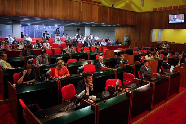 Deputados reivindicam melhorias no sistema público de saúde do Piauí