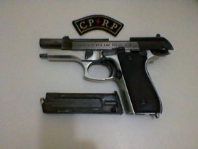 Força tática prende homem armado com pistola cal. 765