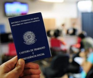Número de ações cai 40% em seis meses da reforma trabalhista