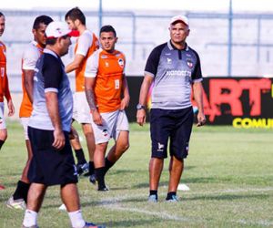 De olho no clássico, River treina no Lindolfo e mira o Fla-PI