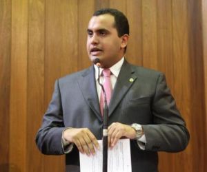 Requerimentos solicitam sessões solenes na Alepi
