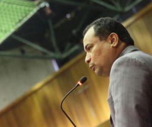 Evaldo Gomes elogia governos Wellington Dias e Wilson Martins