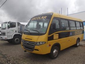 Prefeitura de Barão de Grajaú recebeu caminhão pipa e ônibus escolar