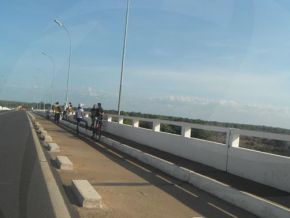 Mulher se joga da ponte sobre o rio Parnaíba em Floriano
