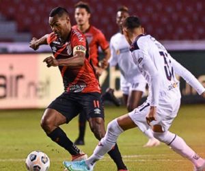 Athletico-PR perde para a LDU no Equador e fica em desvantagem na Sul-Americana