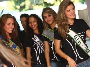 Candidatas elegem a Miss Simpatia. Escolha da Miss Piauí é hoje a noite