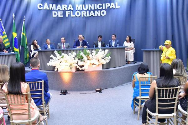 Poder Legislativo de Floriano homenageia a Enfermagem em sessão Solene(Imagem:CMF)