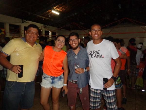 Bloco Farinh&aacute;lcool movimenta Carnaval de Floriano.(Imagem:FlorianoNews)