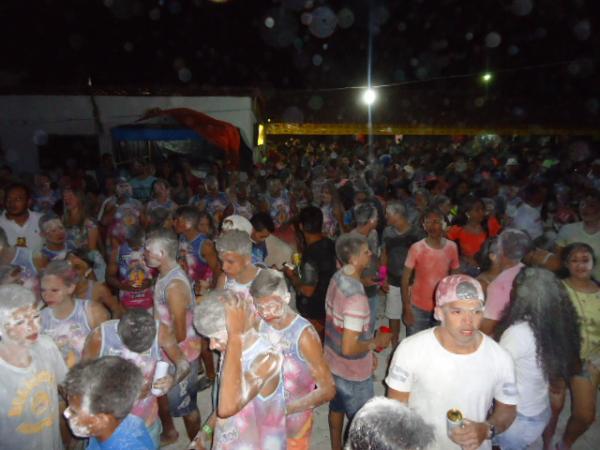 Z&eacute; Pereira marca pontap&eacute; inicial do carnaval em Bar&atilde;o de Graja&uacute;.(Imagem:FlorianoNews)
