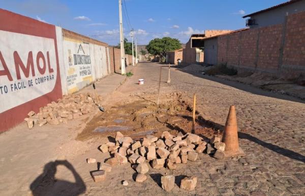 Mais de 30 vias de Floriano são contempladas com a operação tapa-buracos no mês de setembro(Imagem:Secom)