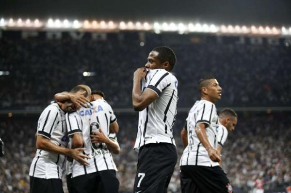 Corinthians domina S&atilde;o Paulo e leva 1&ordm; cl&aacute;ssico.(Imagem:Terra)