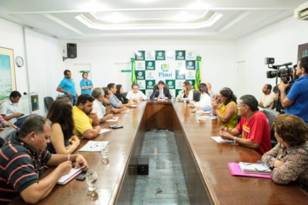 Governador apresenta proposta de reajuste salarial para professores da rede estadual de ensino.(Imagem:Jorge Henrique Bastos)