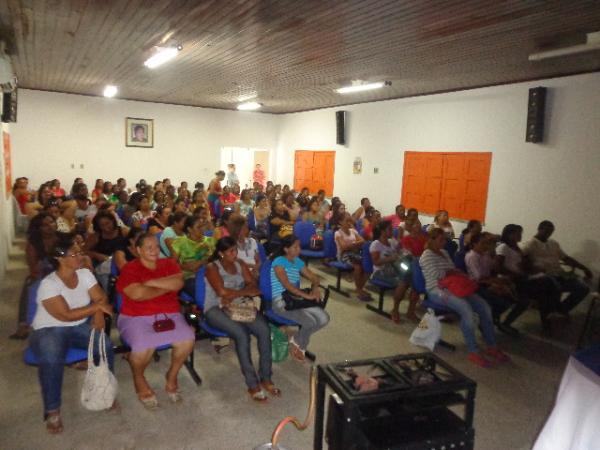 Secretaria de Educa&ccedil;&atilde;o realizou capacita&ccedil;&atilde;o para merendeiras.(Imagem:FlorianoNews)