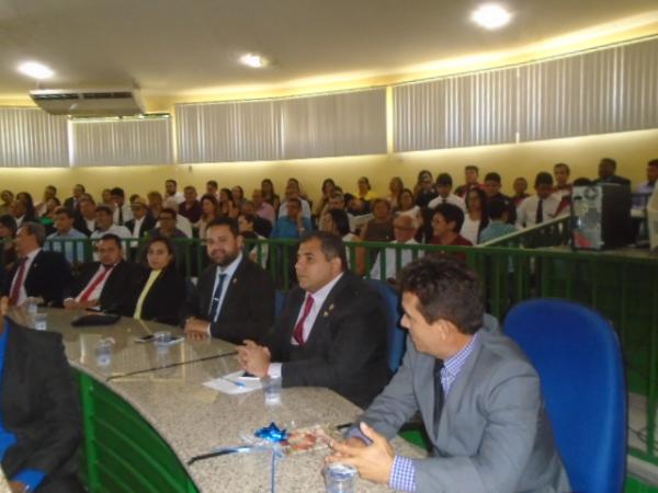 C&acirc;mara realiza sess&atilde;o solene em homenagem aos 120 anos de Floriano.(Imagem:FlorianoNews)