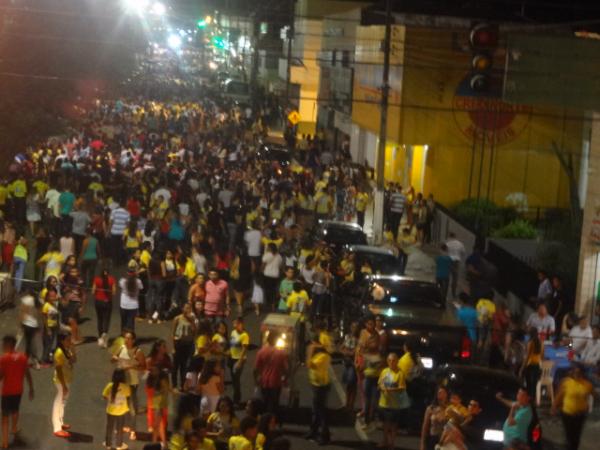 8&ordf; Marcha para Jesus leva multid&atilde;o &agrave;s ruas de Floriano.(Imagem:FlorianoNews)